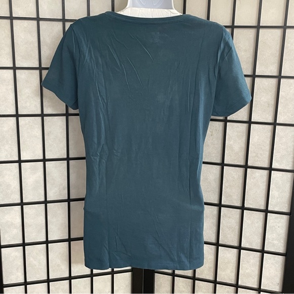 Oakley ladies T-shirt size medium - Picture 4 of 5